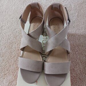 Naturalizer sandals